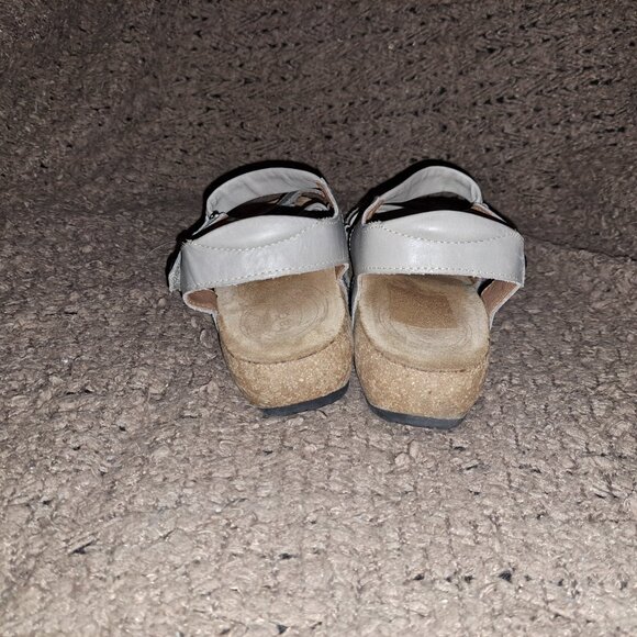 TAOS-Universe-Soft Gray Leather Strappy Sandal-Hook/Loop-Sz 41/10/10.5-Excellent - Picture 6 of 8